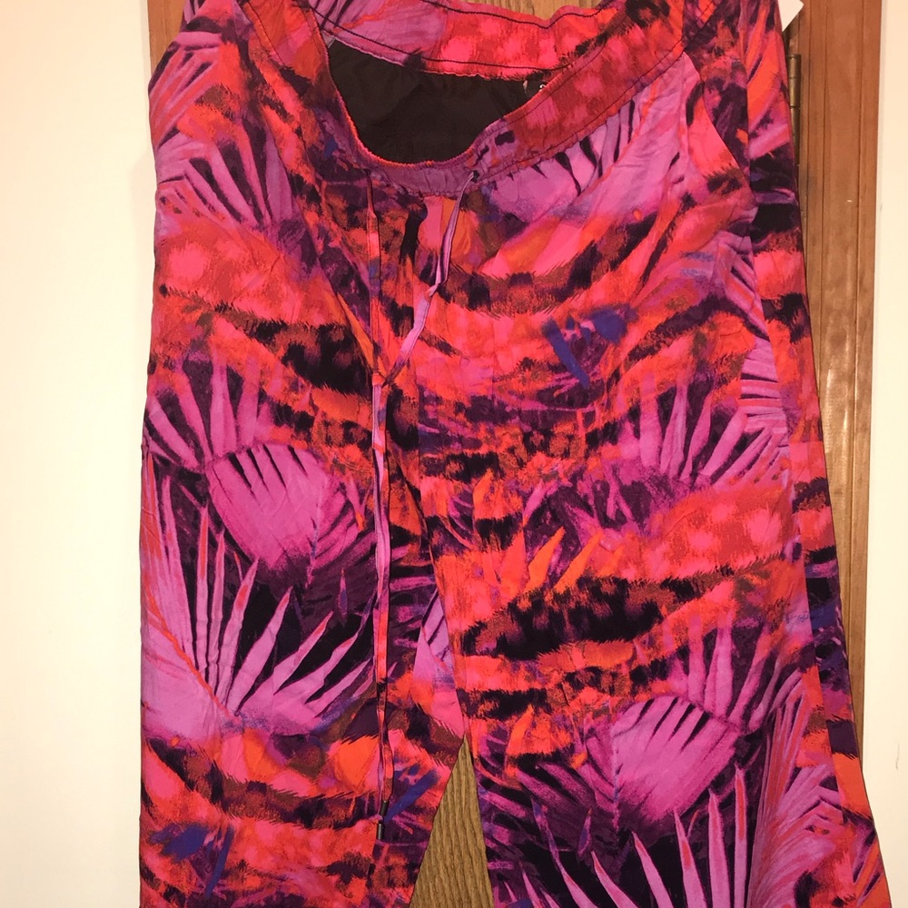 NWT💖Women's wide legged pants💖Perfect for Spring